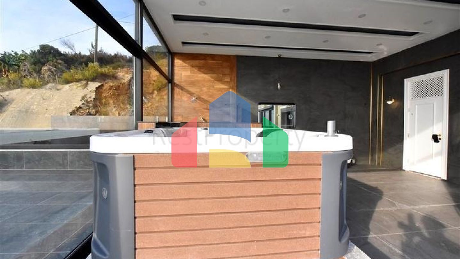 Приватна вілла за дизайнерським проектом