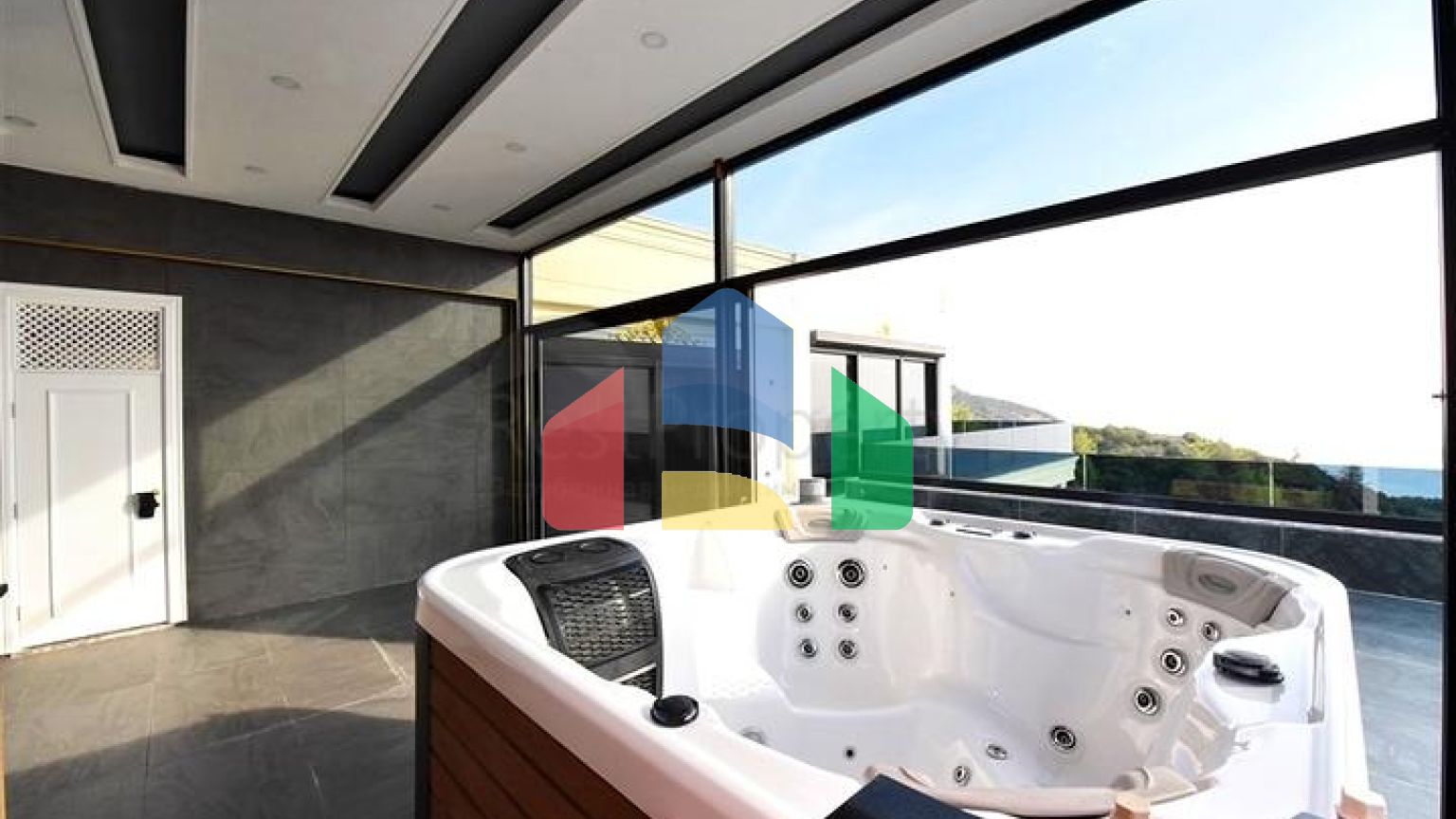 Приватна вілла за дизайнерським проектом