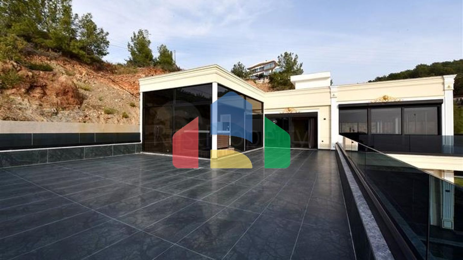 Приватна вілла за дизайнерським проектом