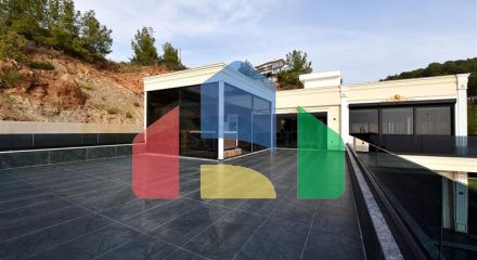 Приватна вілла за дизайнерським проектом