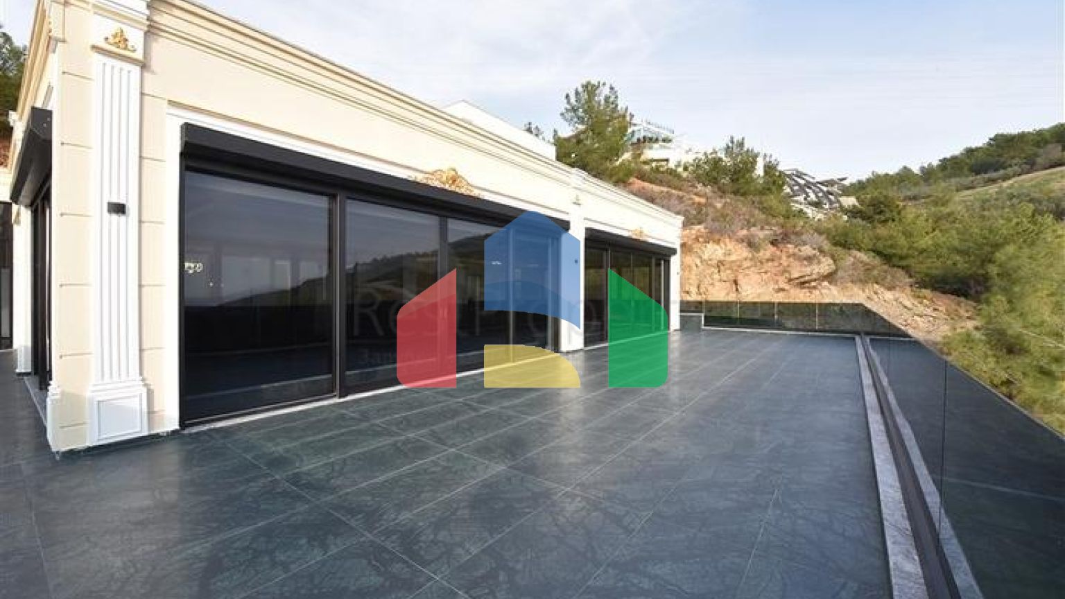 Приватна вілла за дизайнерським проектом