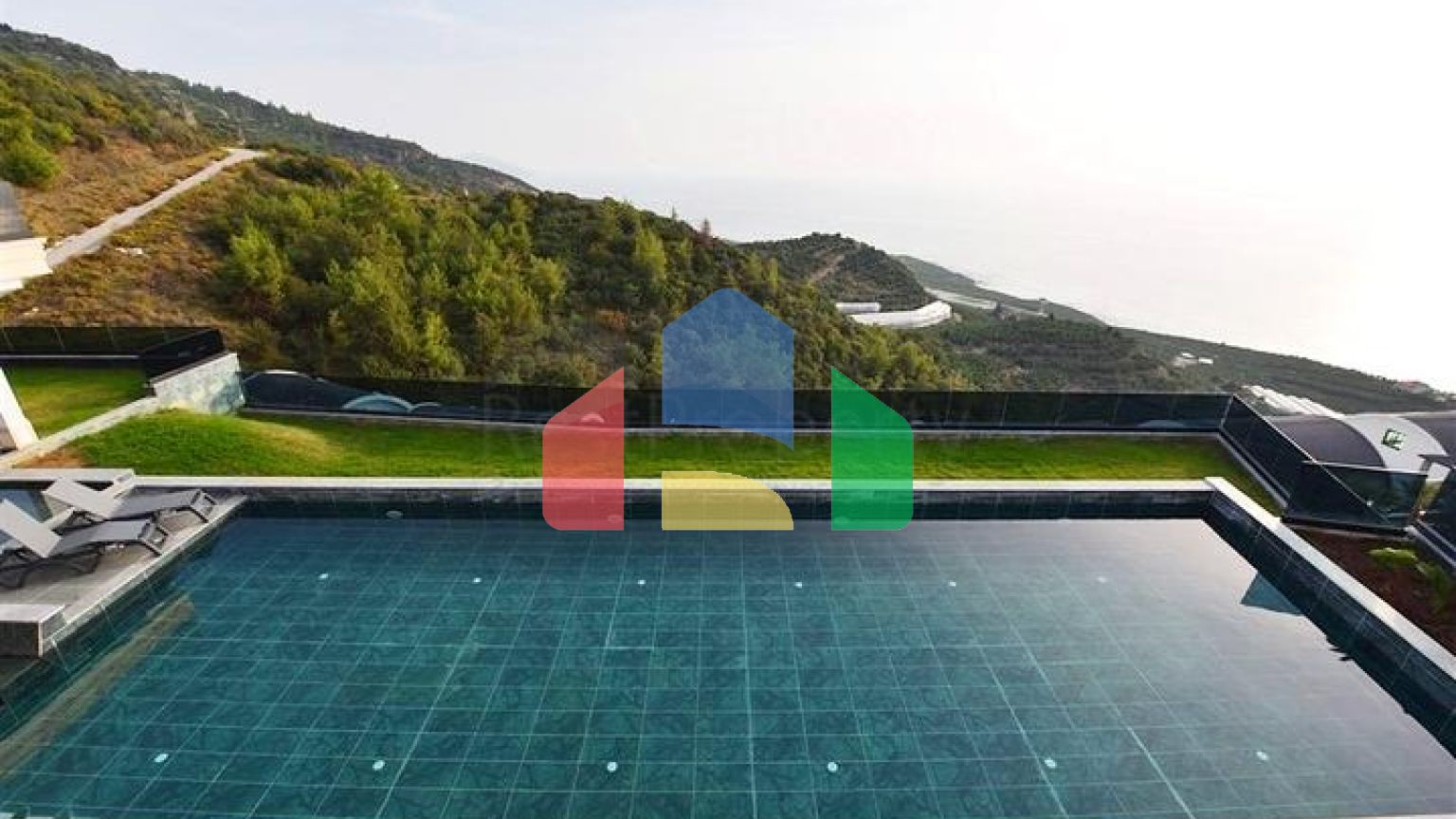 Приватна вілла за дизайнерським проектом