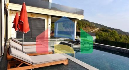 Приватна вілла за дизайнерським проектом