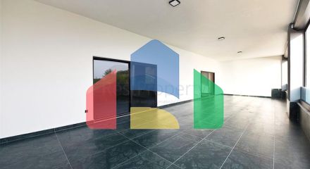 Приватна вілла за дизайнерським проектом