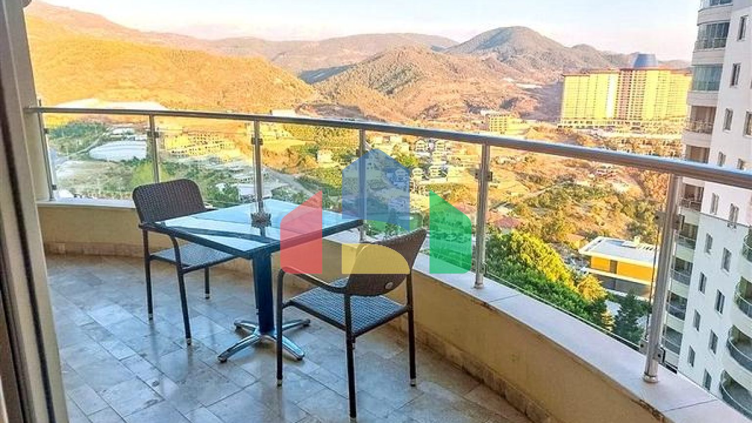 Панорамная квартира 2+1 в районе Каргыджак с полной курортной инфраструктурой