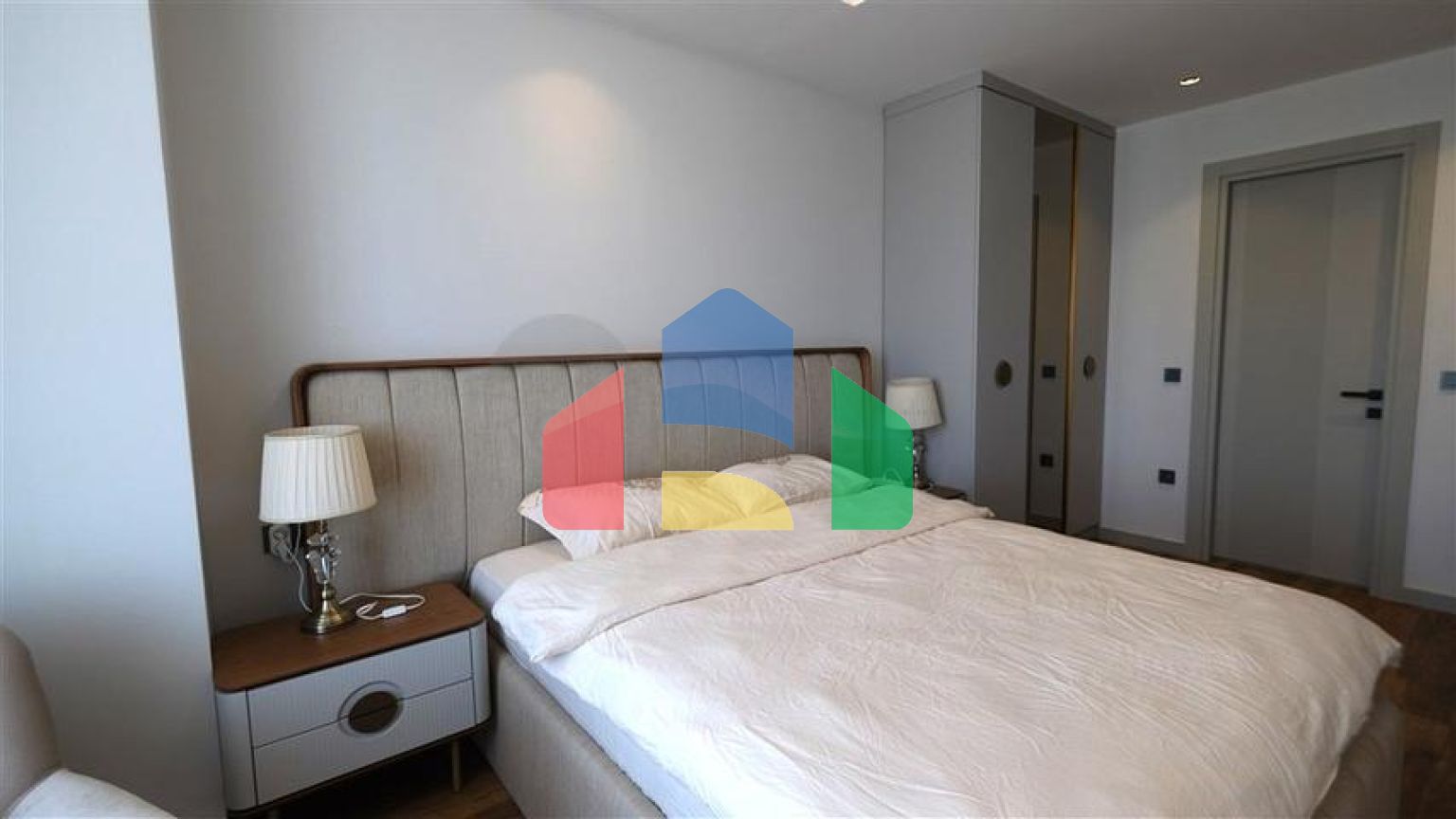 Сучасна вілла з панорамним видом на море в Каргиджаку