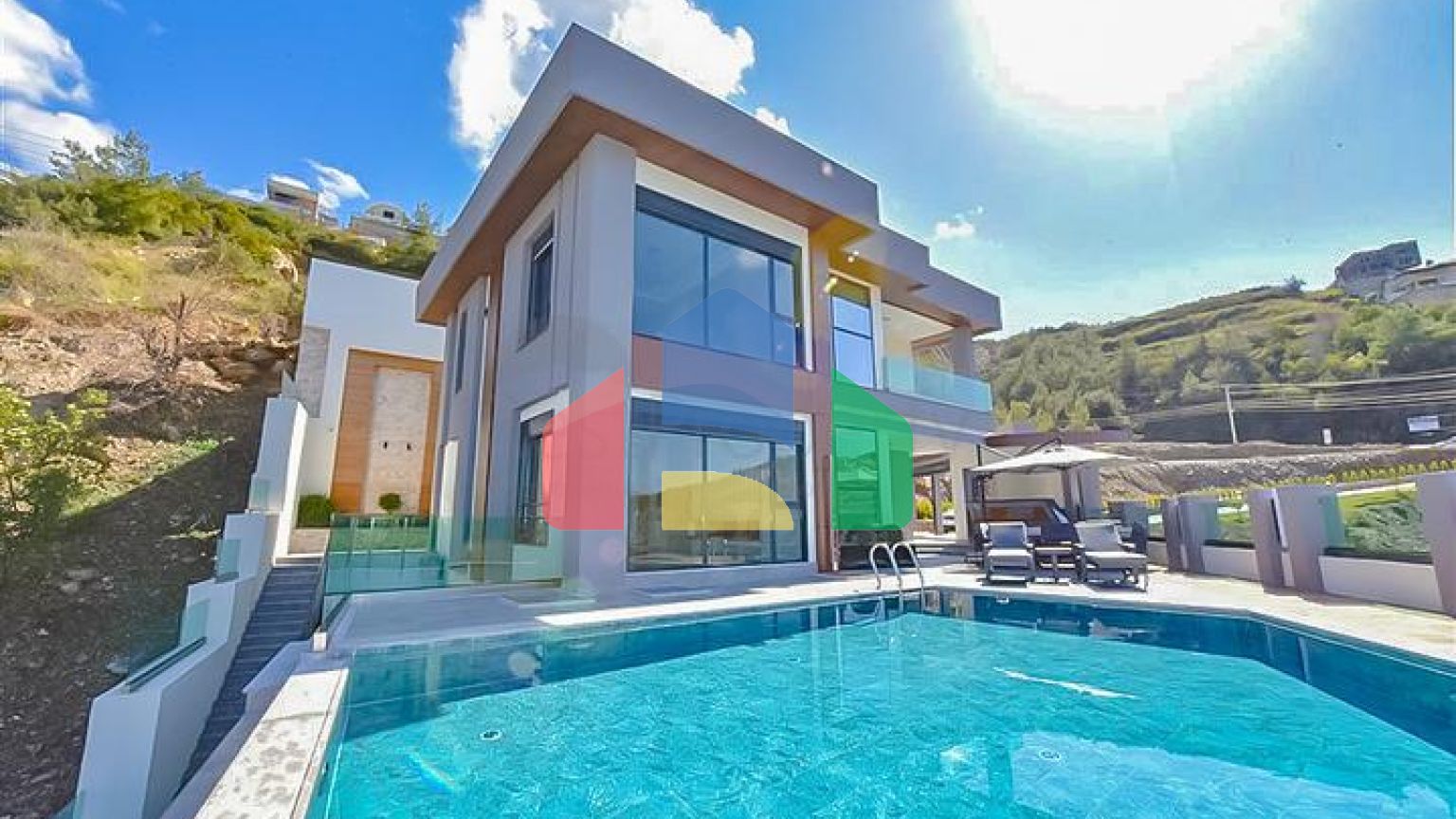 Розкішна вілла 4 + 1 в районі Каргиджак.