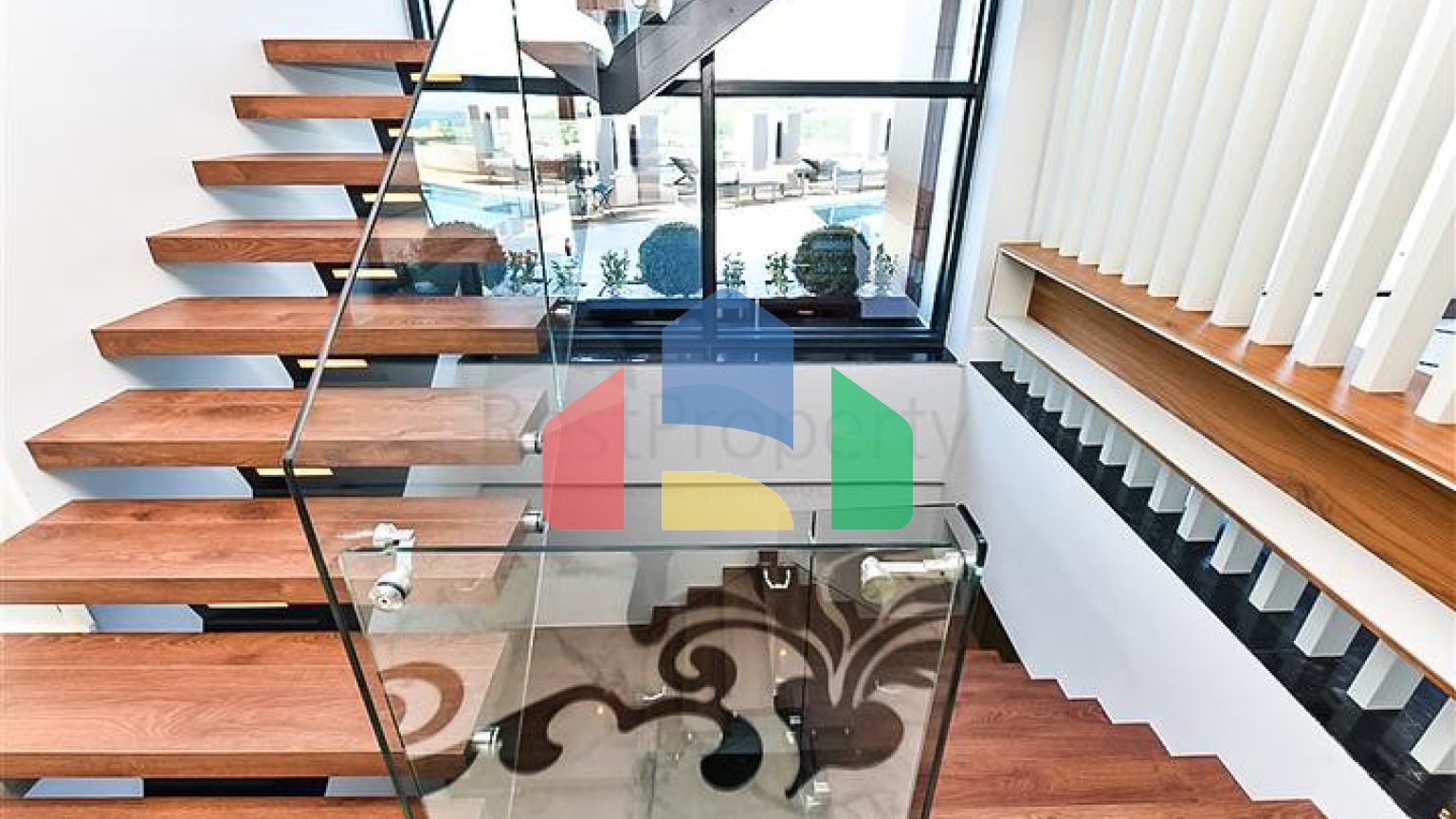 Розкішна вілла 4 + 1 в районі Каргиджак.