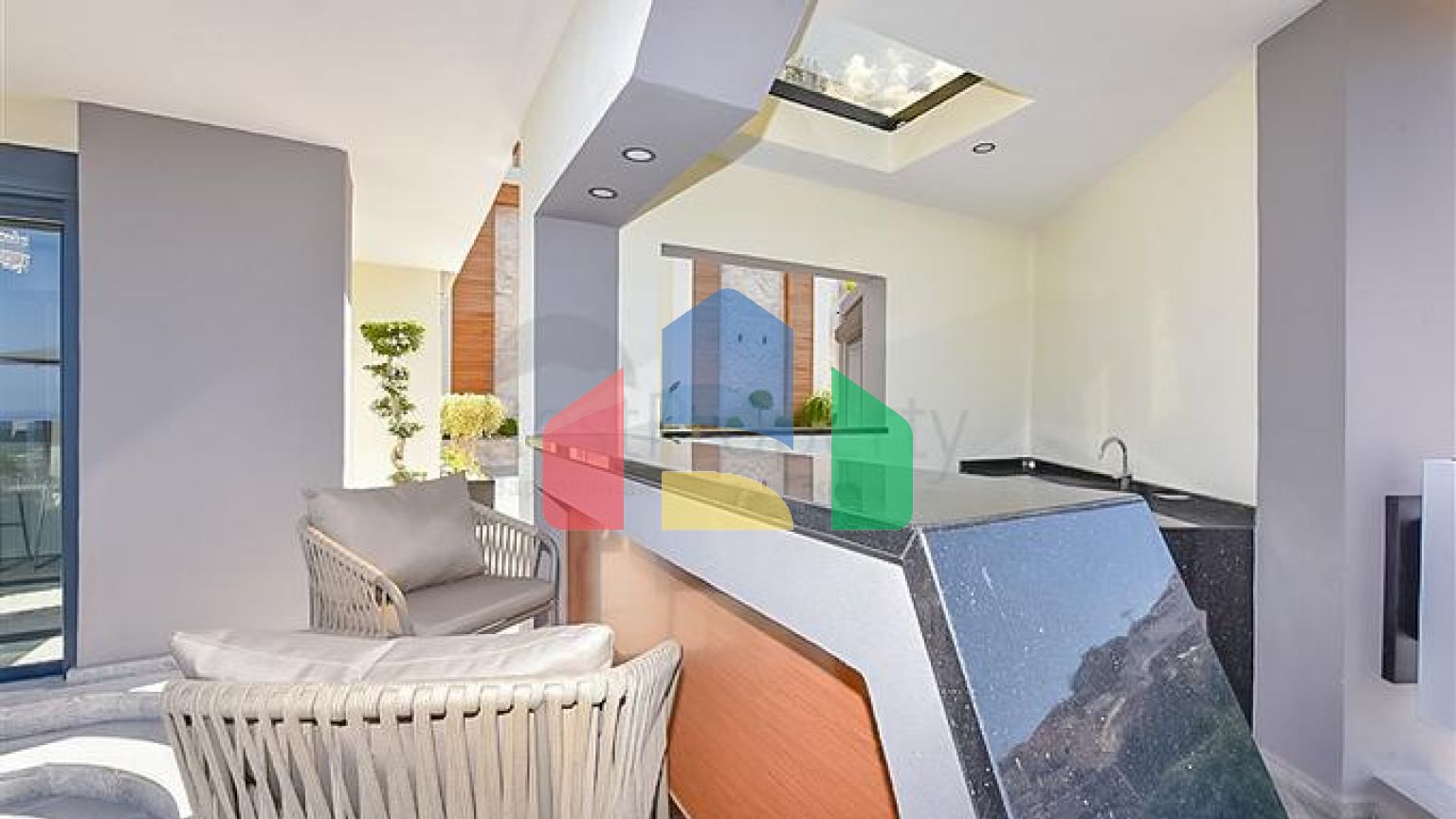 Розкішна вілла 4 + 1 в районі Каргиджак.