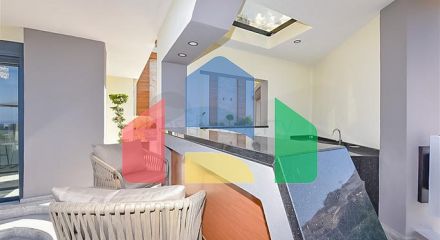 Розкішна вілла 4 + 1 в районі Каргиджак.