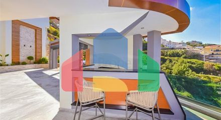 Розкішна вілла 4 + 1 в районі Каргиджак.