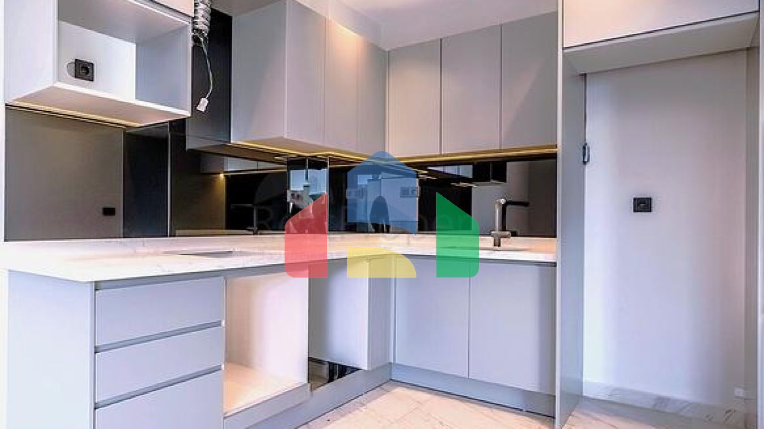 Трёхкомнатная квартира 2+1 рядом с побережьем в районе Каргыджак