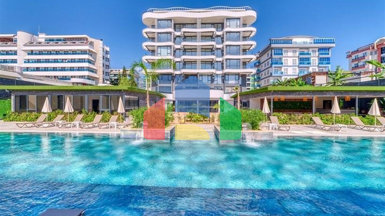 Трёхкомнатный пентхаус с террасой и развитой инфраструктурой в районе Каргыджак