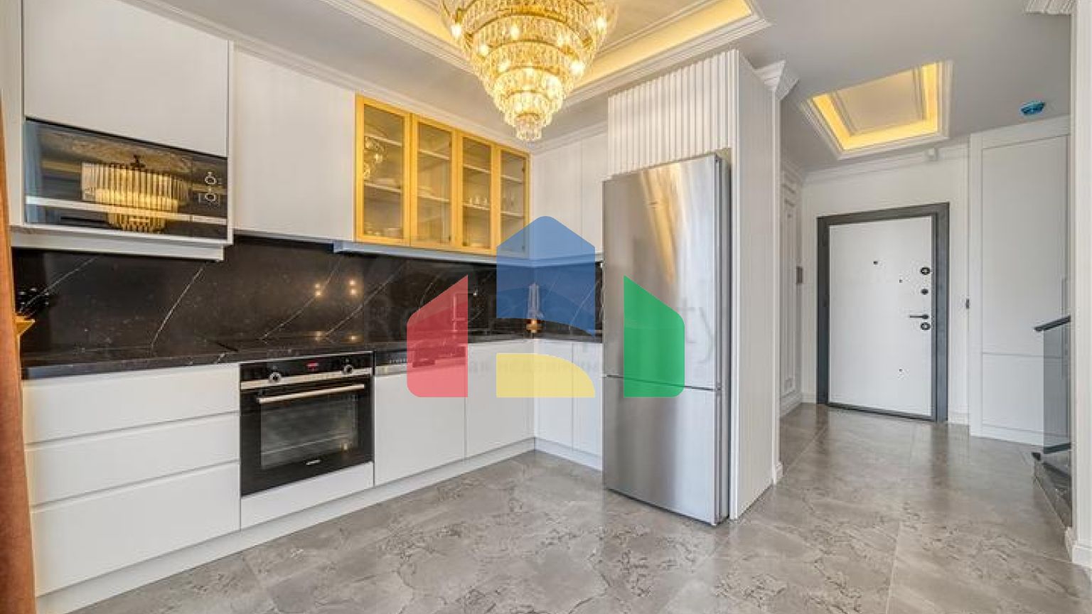 Трёхкомнатный пентхаус с террасой и развитой инфраструктурой в районе Каргыджак