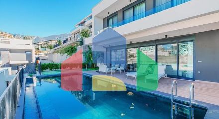 Сучасна вілла 3+1 з терасою і розвиненою інфраструктурою в районі Каргиджак