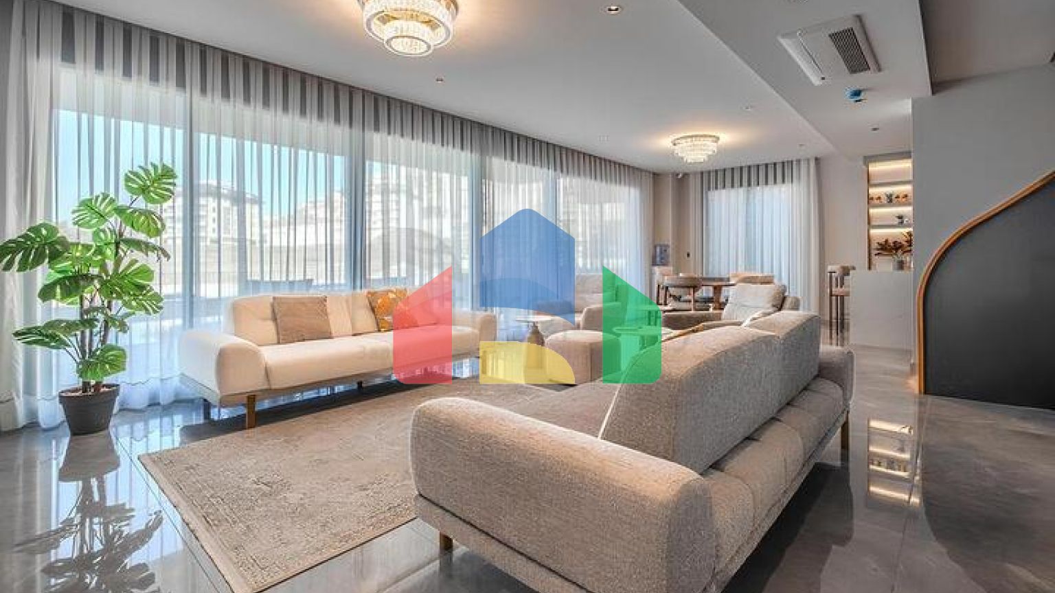 Сучасна вілла 3+1 з терасою і розвиненою інфраструктурою в районі Каргиджак