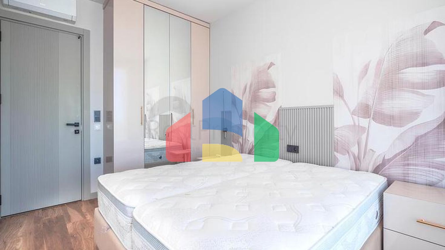 Сучасна вілла 3+1 з терасою і розвиненою інфраструктурою в районі Каргиджак