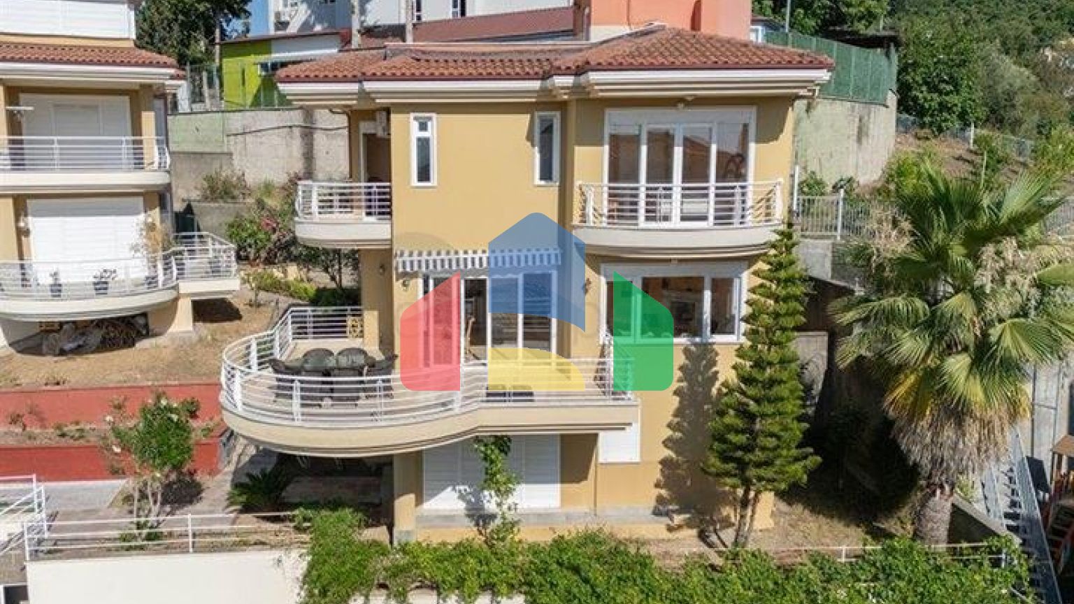 Вілла з просторим плануванням в районі Каргаджак