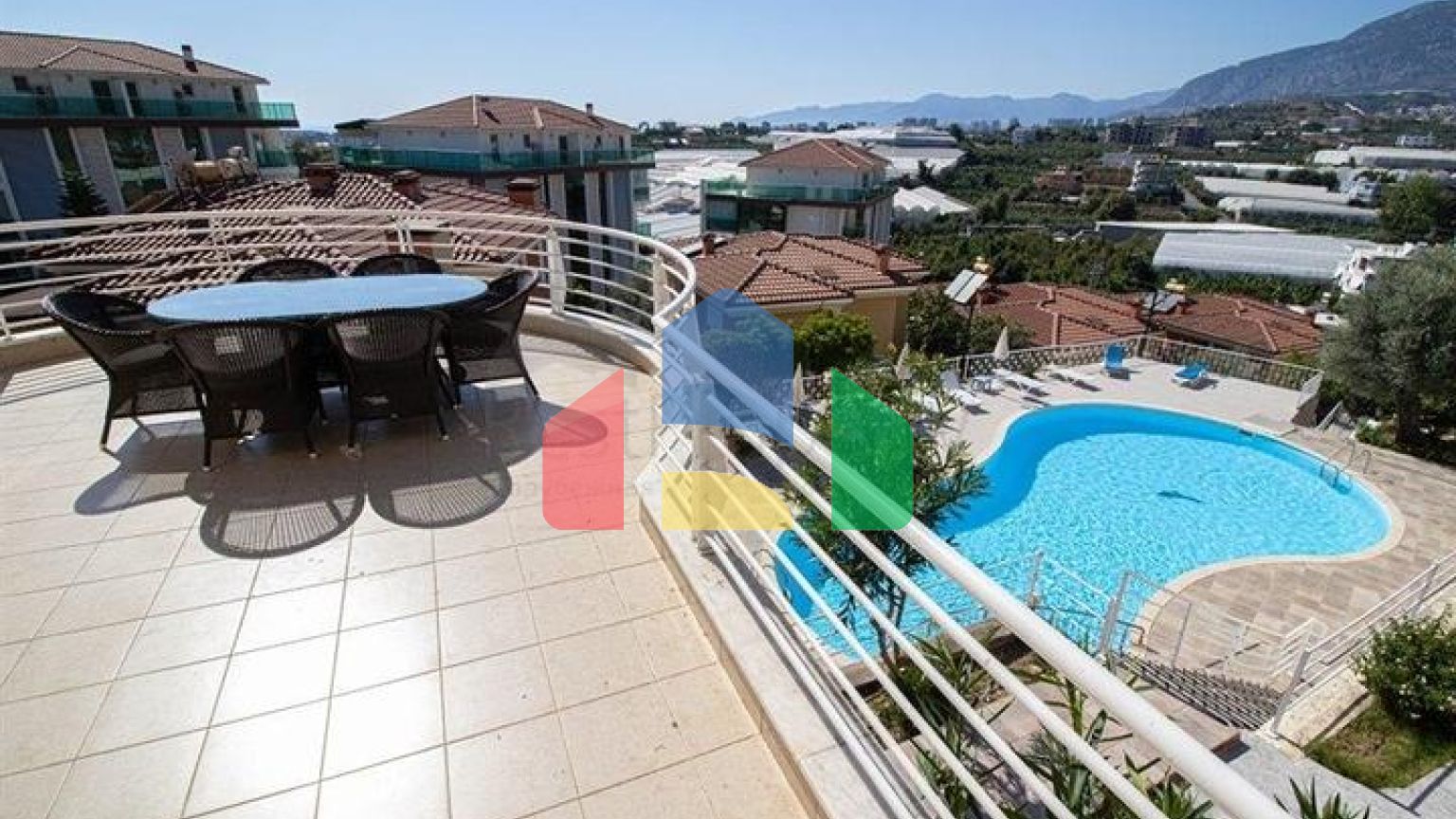 Вілла з просторим плануванням в районі Каргаджак