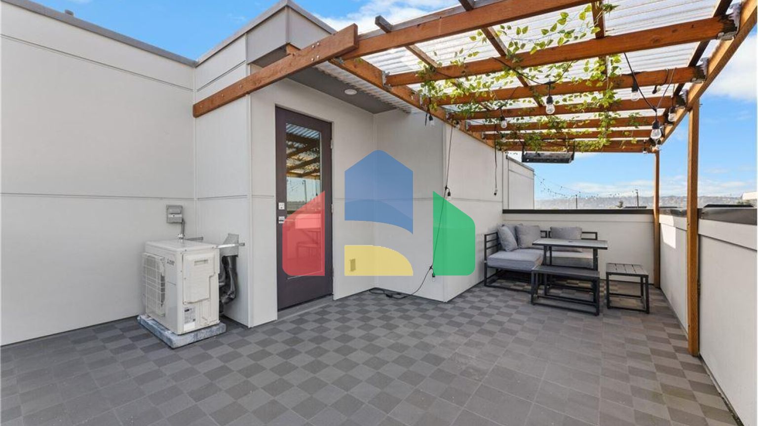 Residential - Condo/Apartment - Seattle, Washington, United States - United States