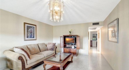 Residential - Condo/Apartment - West Palm Beach, Florida, United States - United States