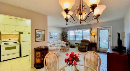 Residential - Condo/Apartment - West Palm Beach, Florida, United States - United States