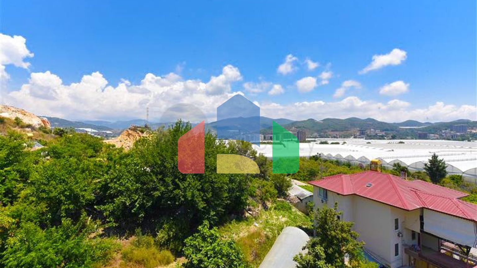 Великий пентхаус 4 + 1 площею 165 м2