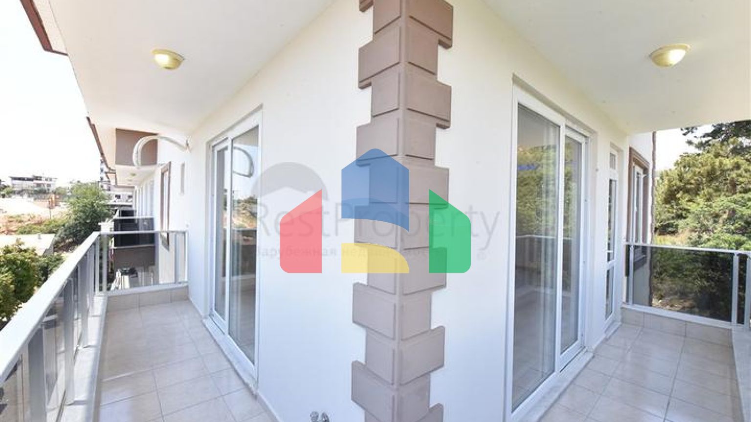 Великий пентхаус 4 + 1 площею 165 м2