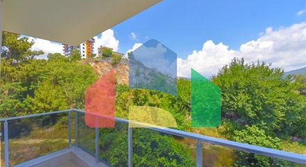 Великий пентхаус 4 + 1 площею 165 м2