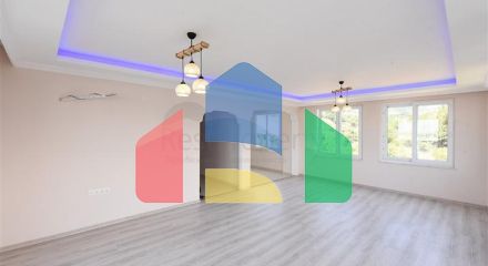 Великий пентхаус 4 + 1 площею 165 м2