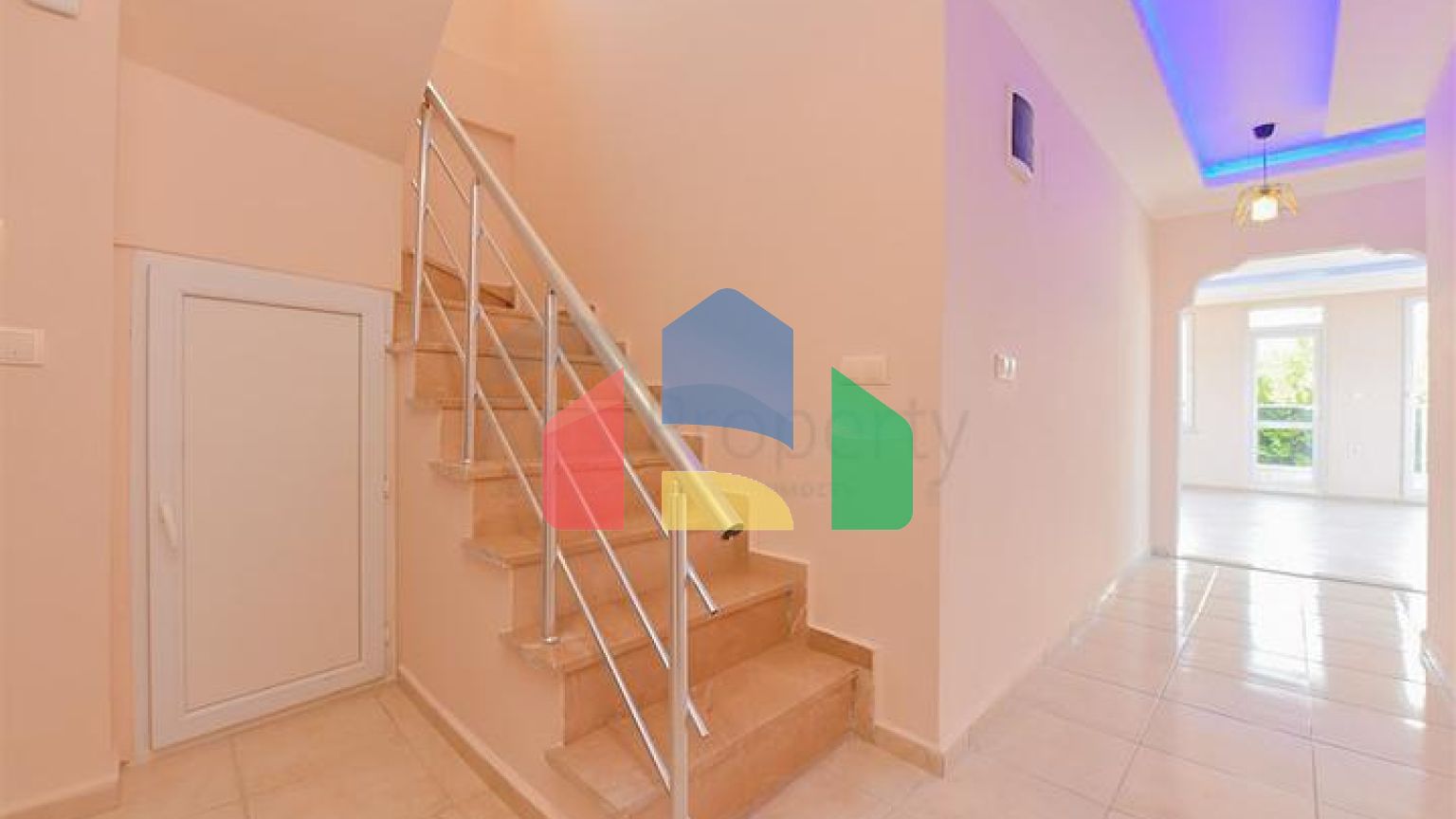 Великий пентхаус 4 + 1 площею 165 м2