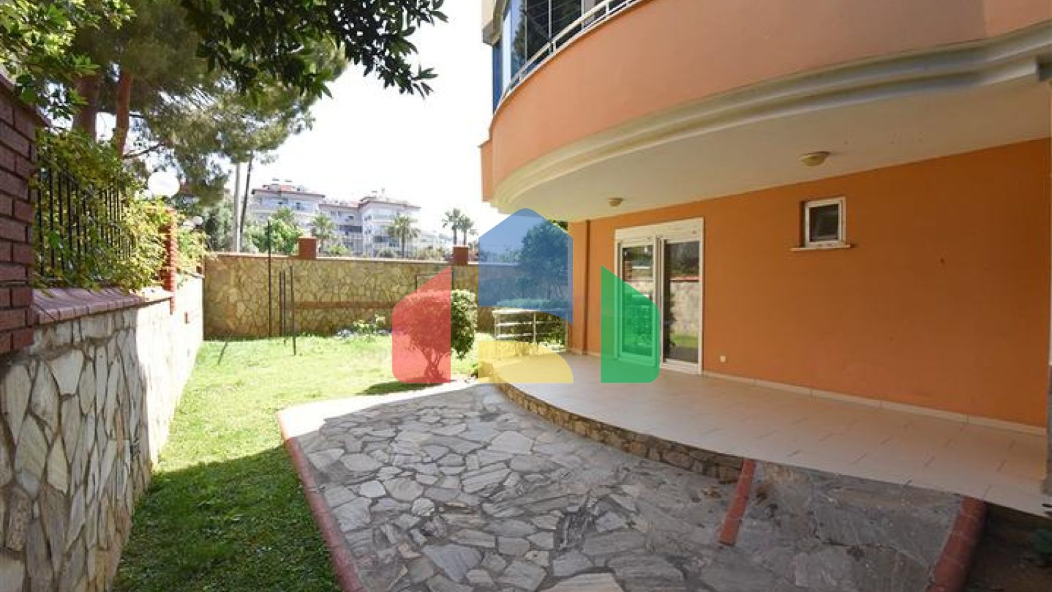 Квартира 2+1 на первой береговой линии в районе Демирташ