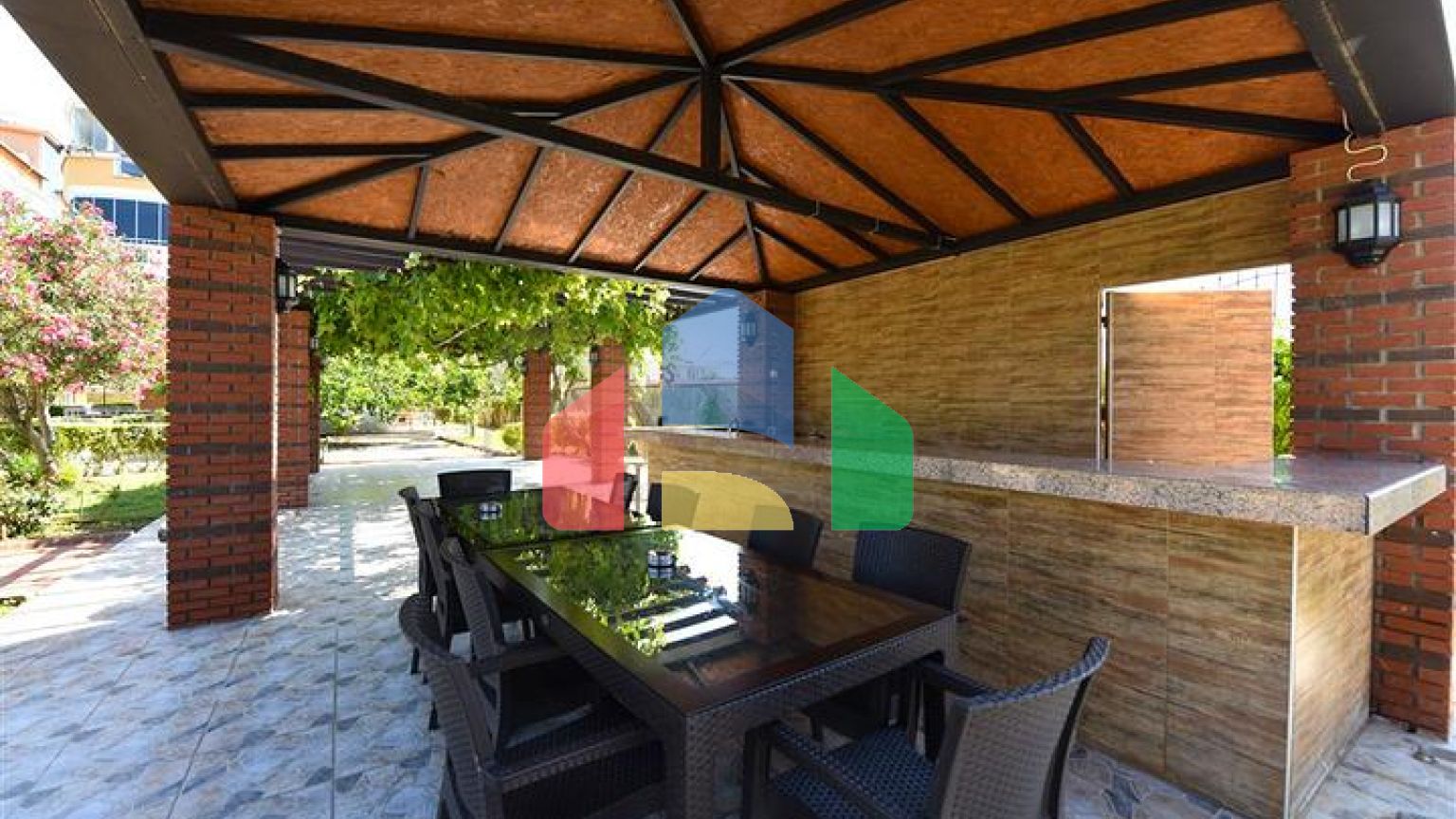 Квартира 2+1 на первой береговой линии в районе Демирташ