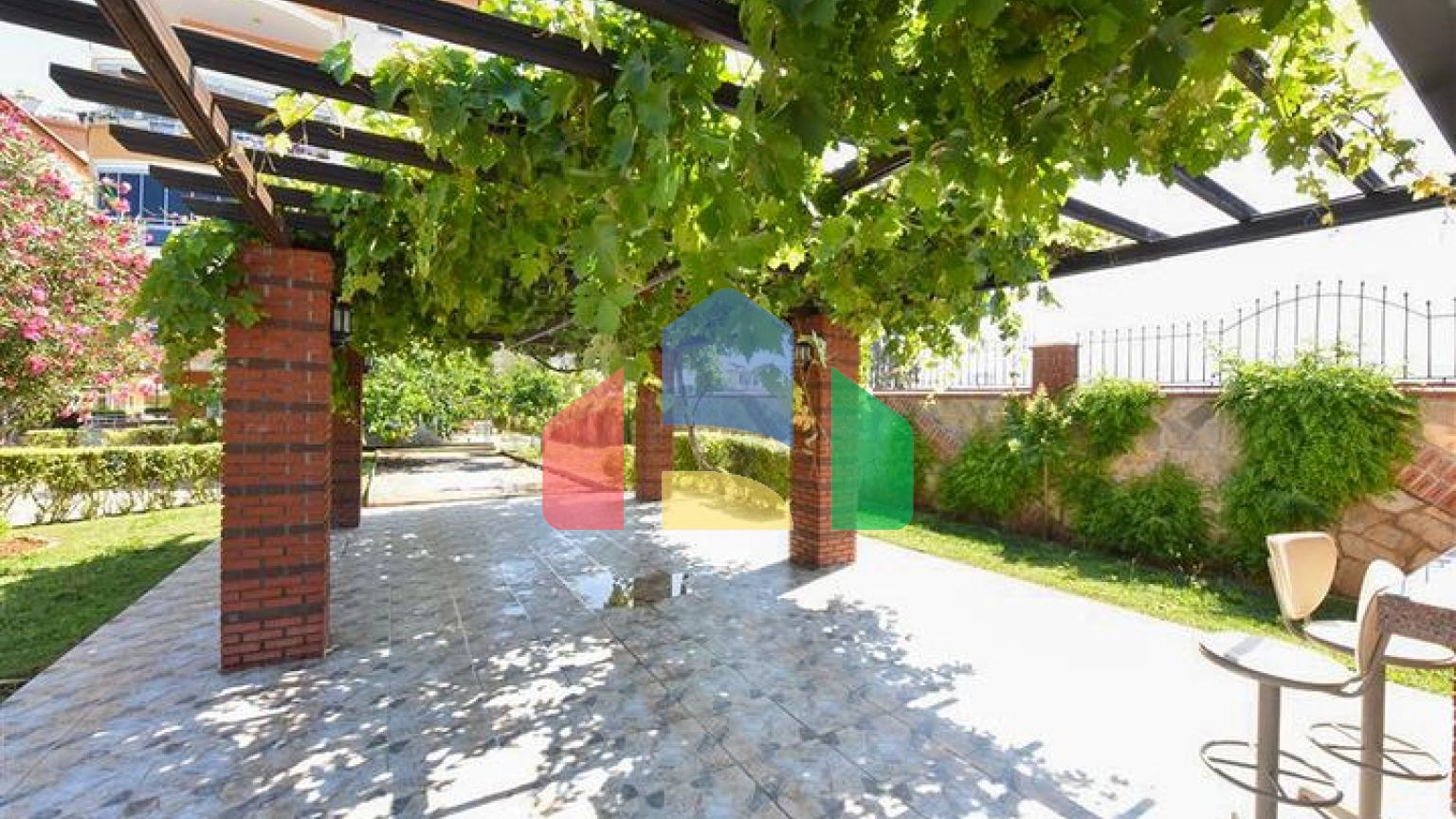 Квартира 2+1 на первой береговой линии в районе Демирташ