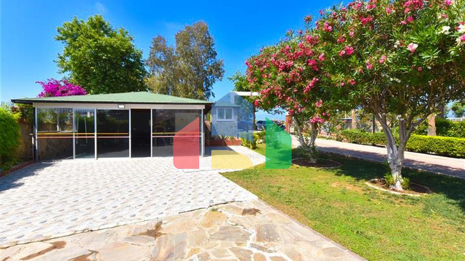 Квартира 2+1 на первой береговой линии в районе Демирташ