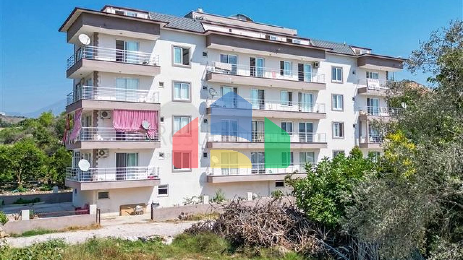 Великий пентхаус 4 + 1 з шикарними видами в районі Демірташ