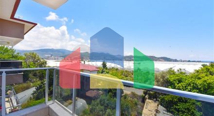 Великий пентхаус 4 + 1 з шикарними видами в районі Демірташ