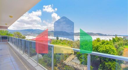 Великий пентхаус 4 + 1 з шикарними видами в районі Демірташ