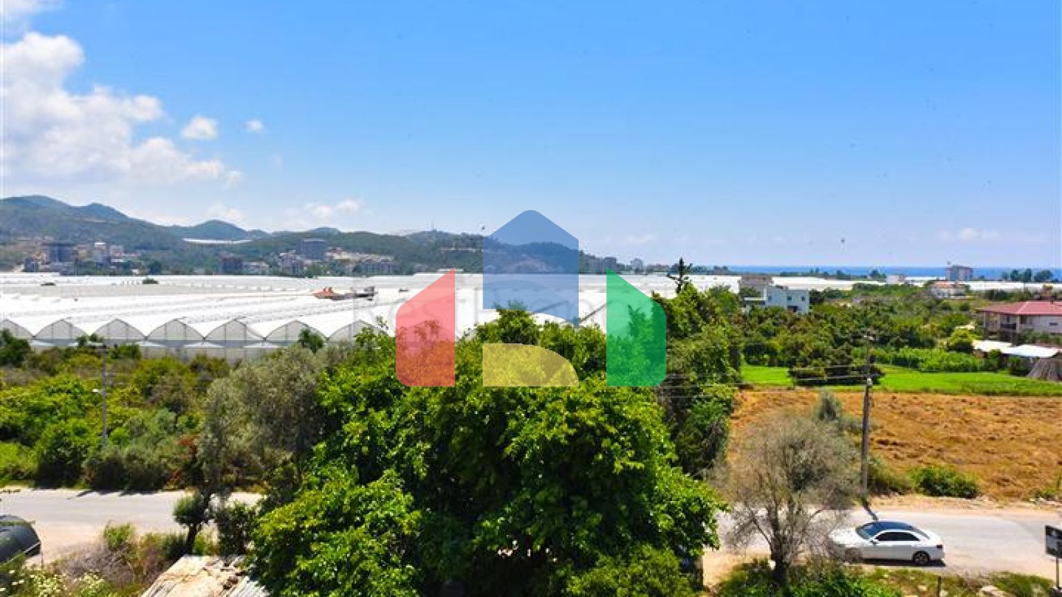 Великий пентхаус 4 + 1 з шикарними видами в районі Демірташ