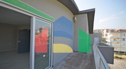 Просторный пентхаус 3+1 с видом на море и горы