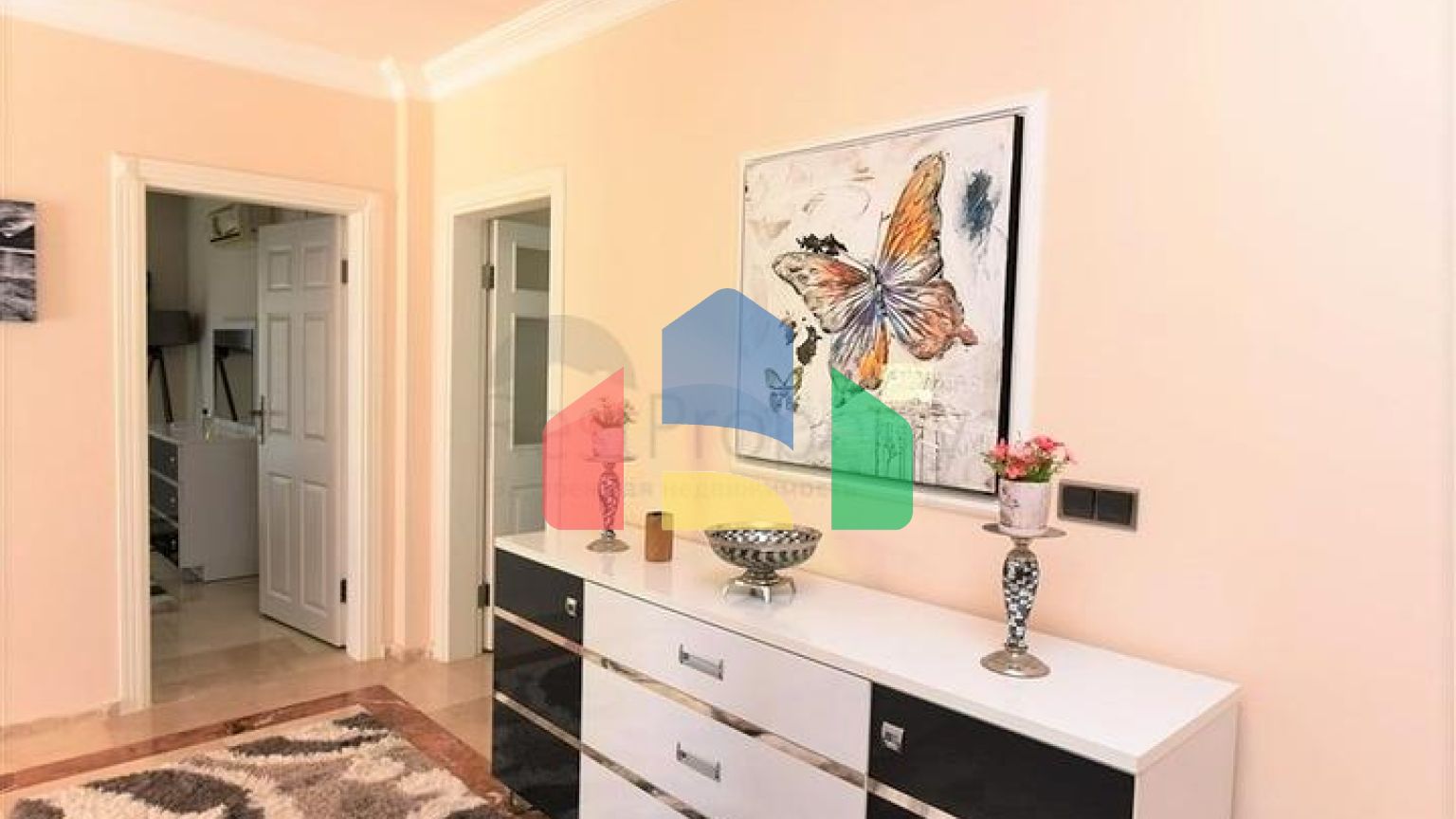 Вілла з видом на Середземне море в районі Демірташ