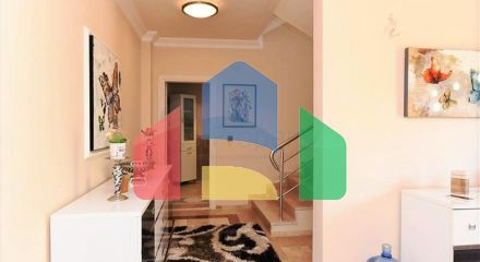 Вілла з видом на Середземне море в районі Демірташ