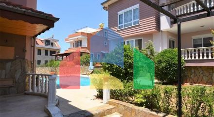 Вілла з видом на Середземне море в районі Демірташ