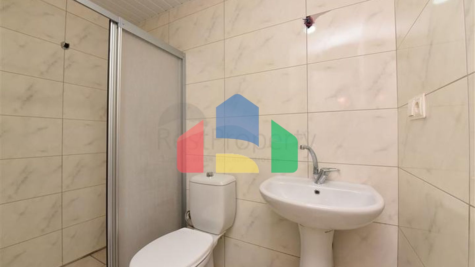 4 + 1 для великої родини в спокійному районі Демірташ