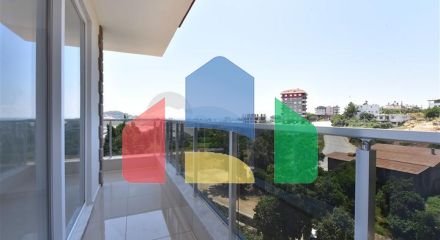 4 + 1 для великої родини в спокійному районі Демірташ