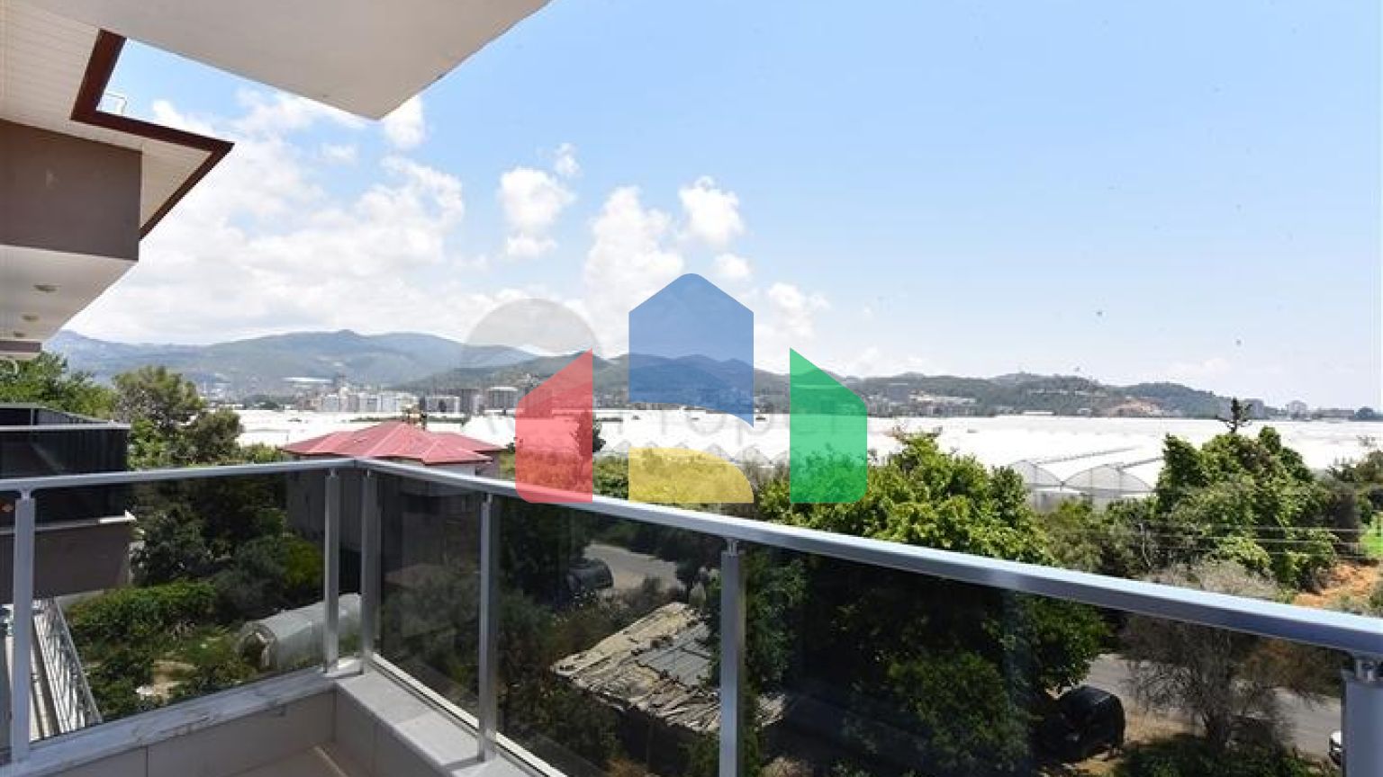 4 + 1 для великої родини в спокійному районі Демірташ