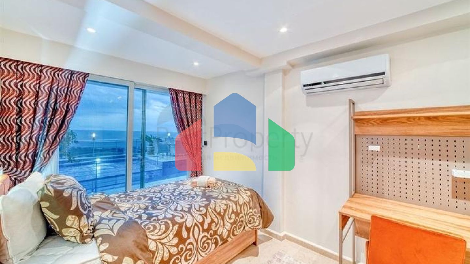 Вилла 5+1 в 800 м от пляжа с панорамными видами на море и горы