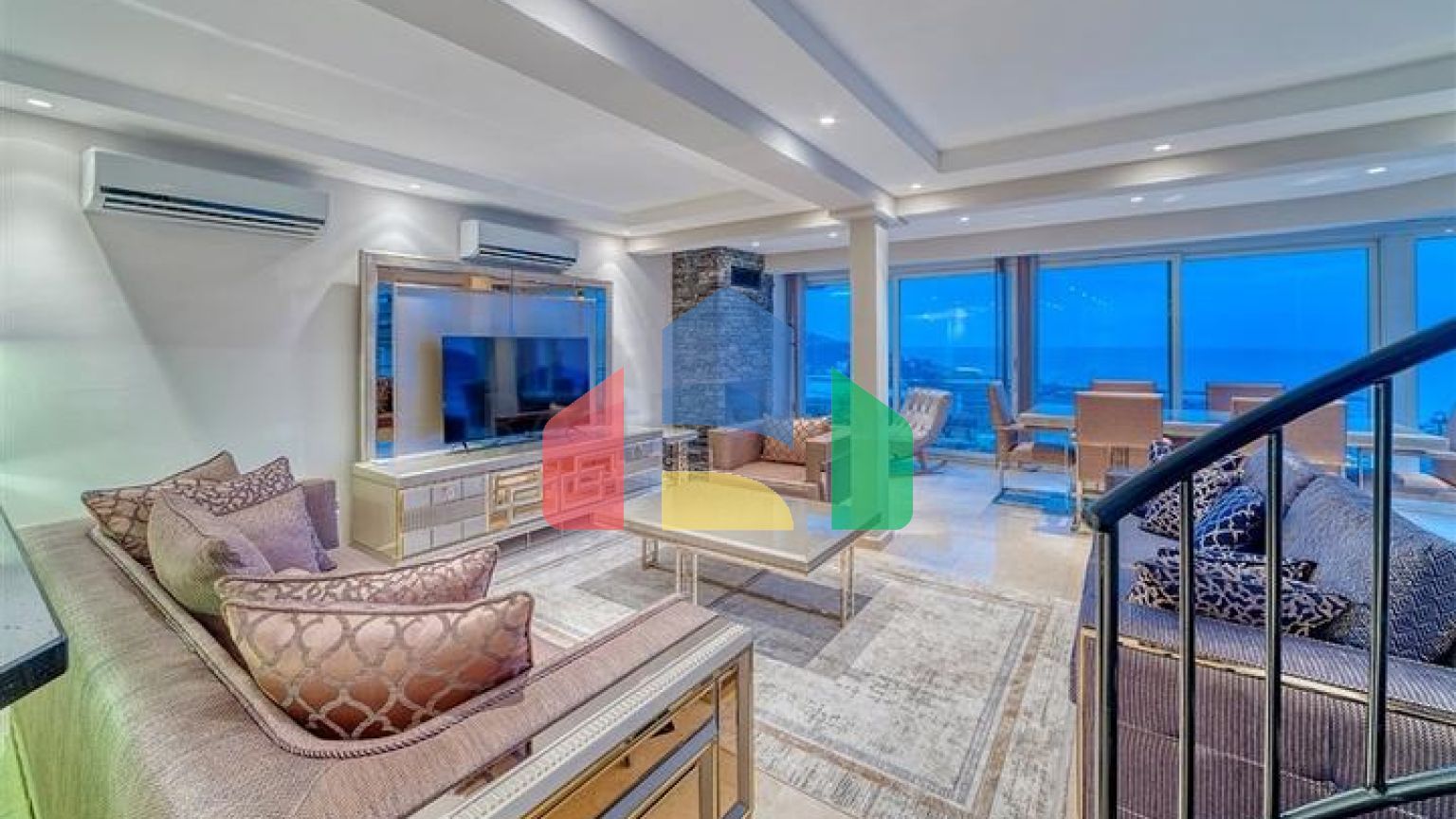 Вилла 5+1 в 800 м от пляжа с панорамными видами на море и горы