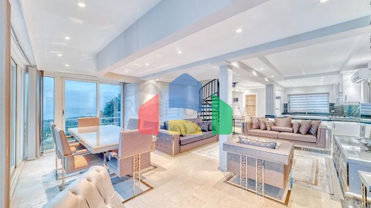 Вилла 5+1 в 800 м от пляжа с панорамными видами на море и горы