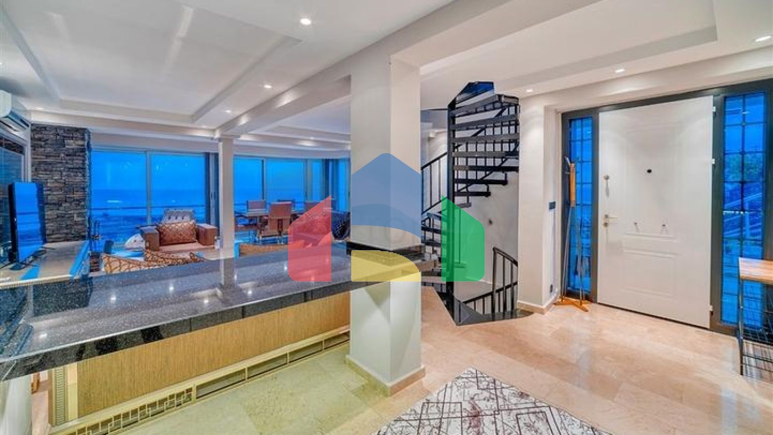 Вилла 5+1 в 800 м от пляжа с панорамными видами на море и горы